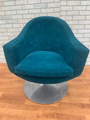 Robert John for Tulip Inc. Style Swivel Tulip Base Side Chair Newly Upholstered