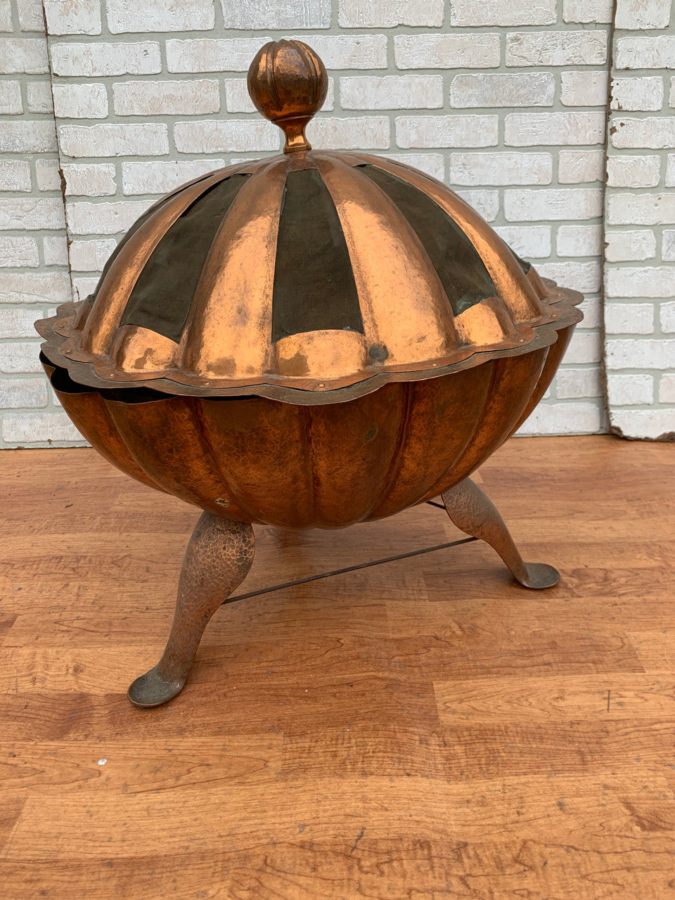 Vintage Copper Fire Pit with Lid