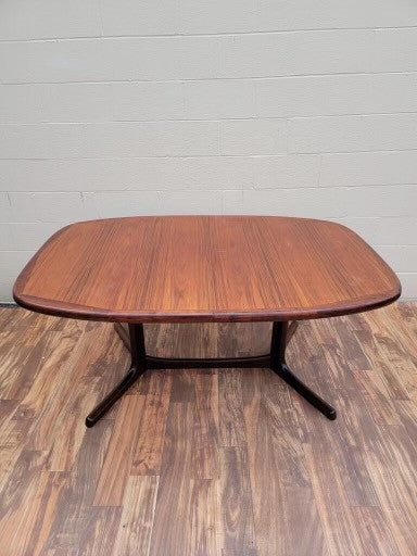 Mid Century Modern Sculptural Rosewood Dining Table By Dyrlund of Denmark