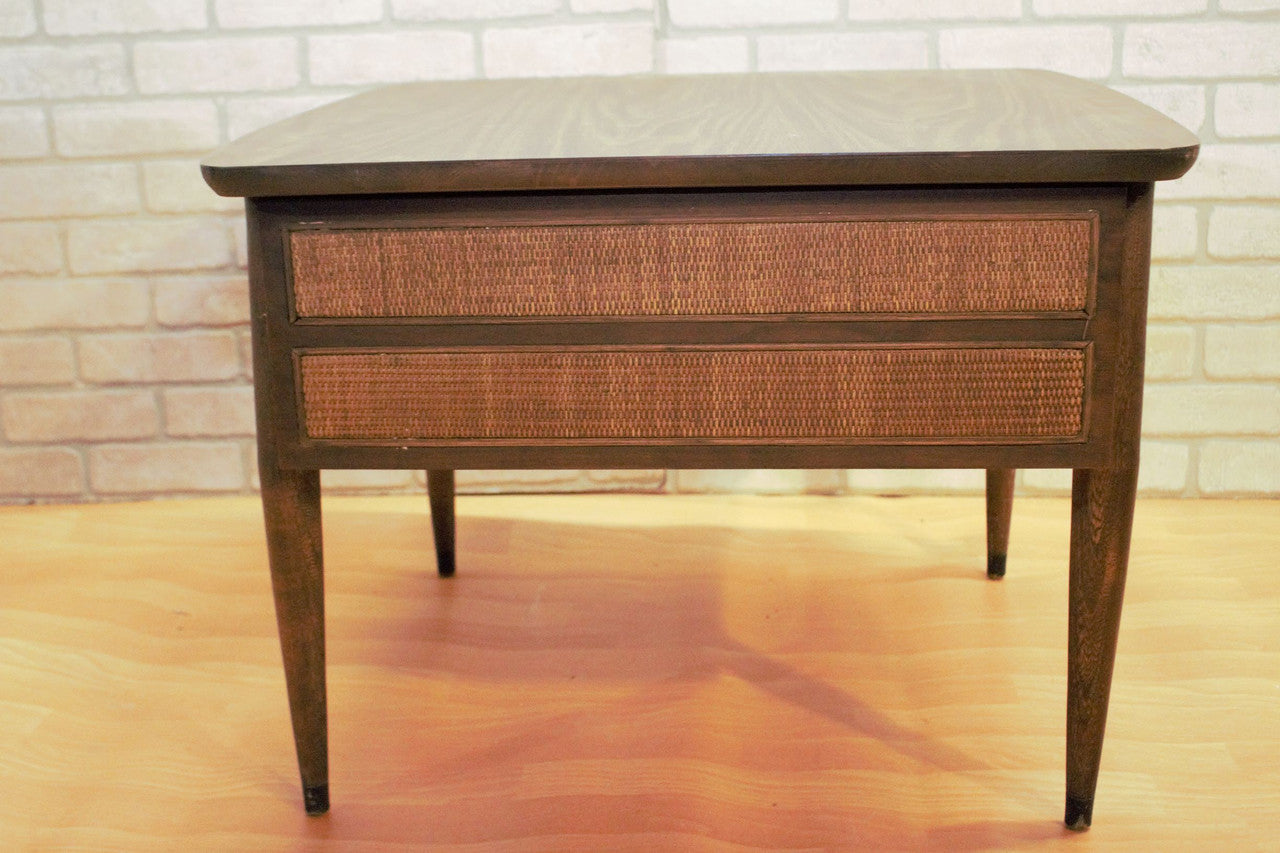 Mid Century Modern American Of Martinsville Wicker End Side Table