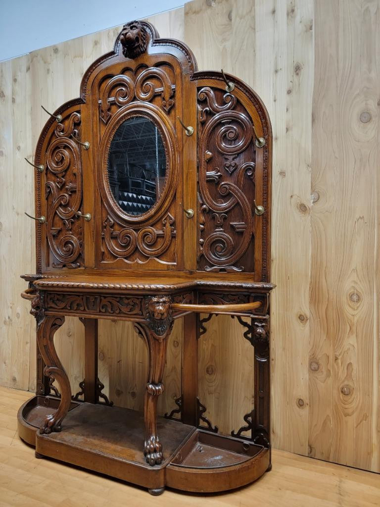 Antique Quarter-Sawn Oak Carved Figural Lion's Head Mirrored Hall Tree
