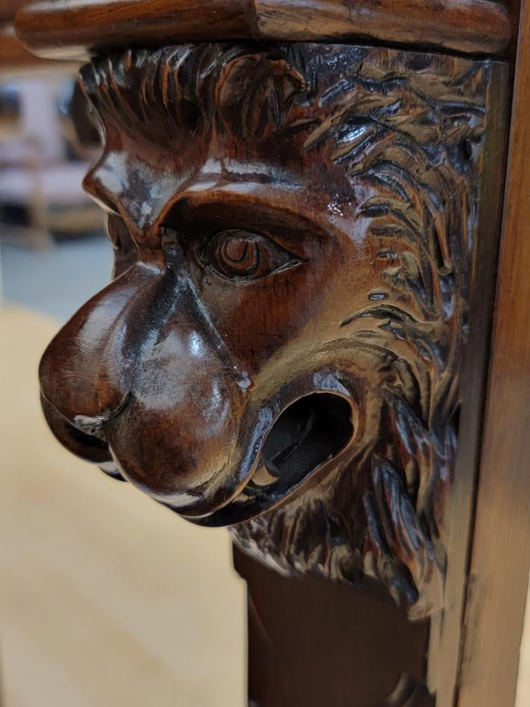 Antique Quarter-Sawn Oak Carved Figural Lion's Head Mirrored Hall Tree