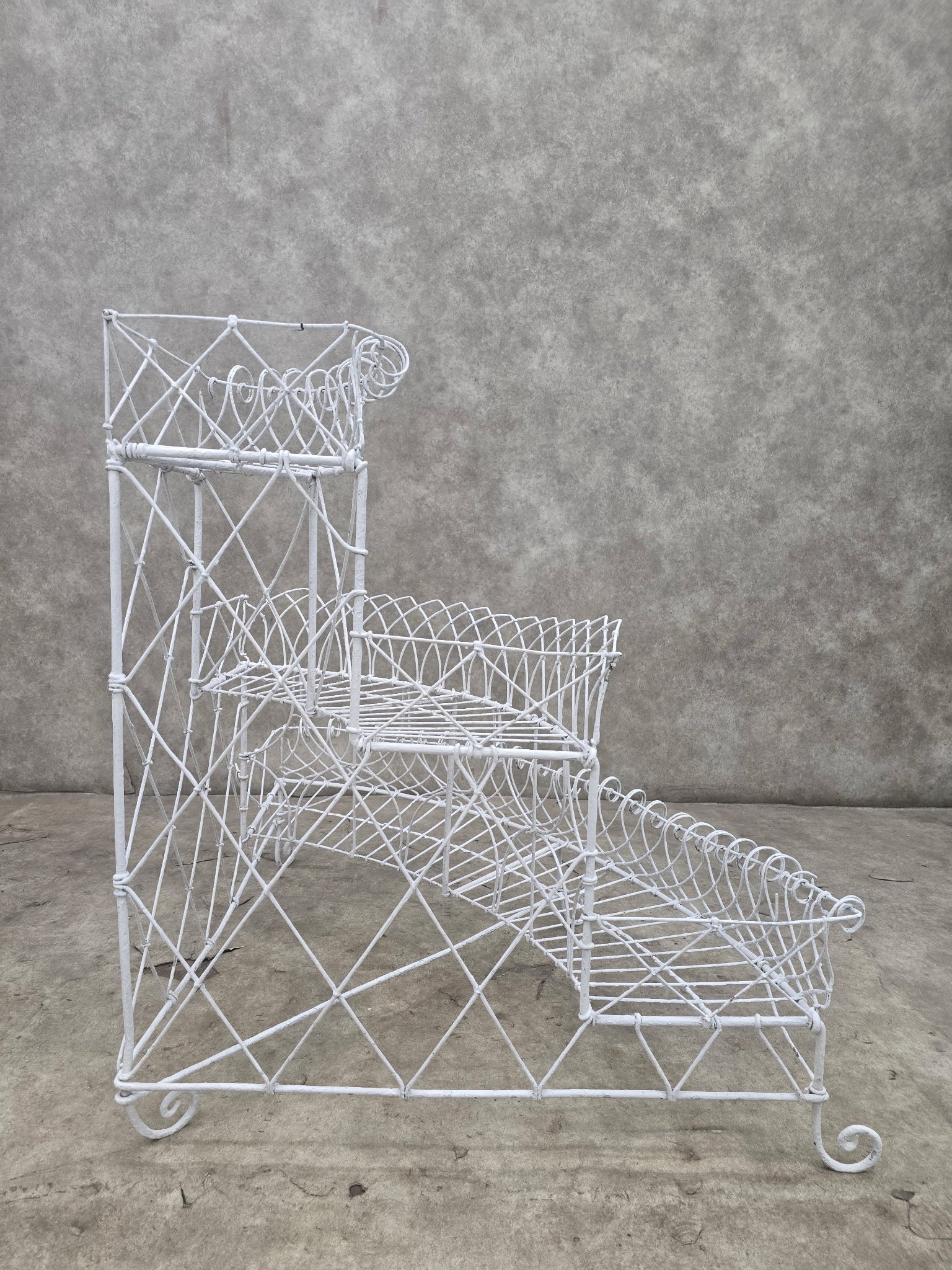 Vintage Victorian Style White Wire Garden Corner Shelf Display Stand
