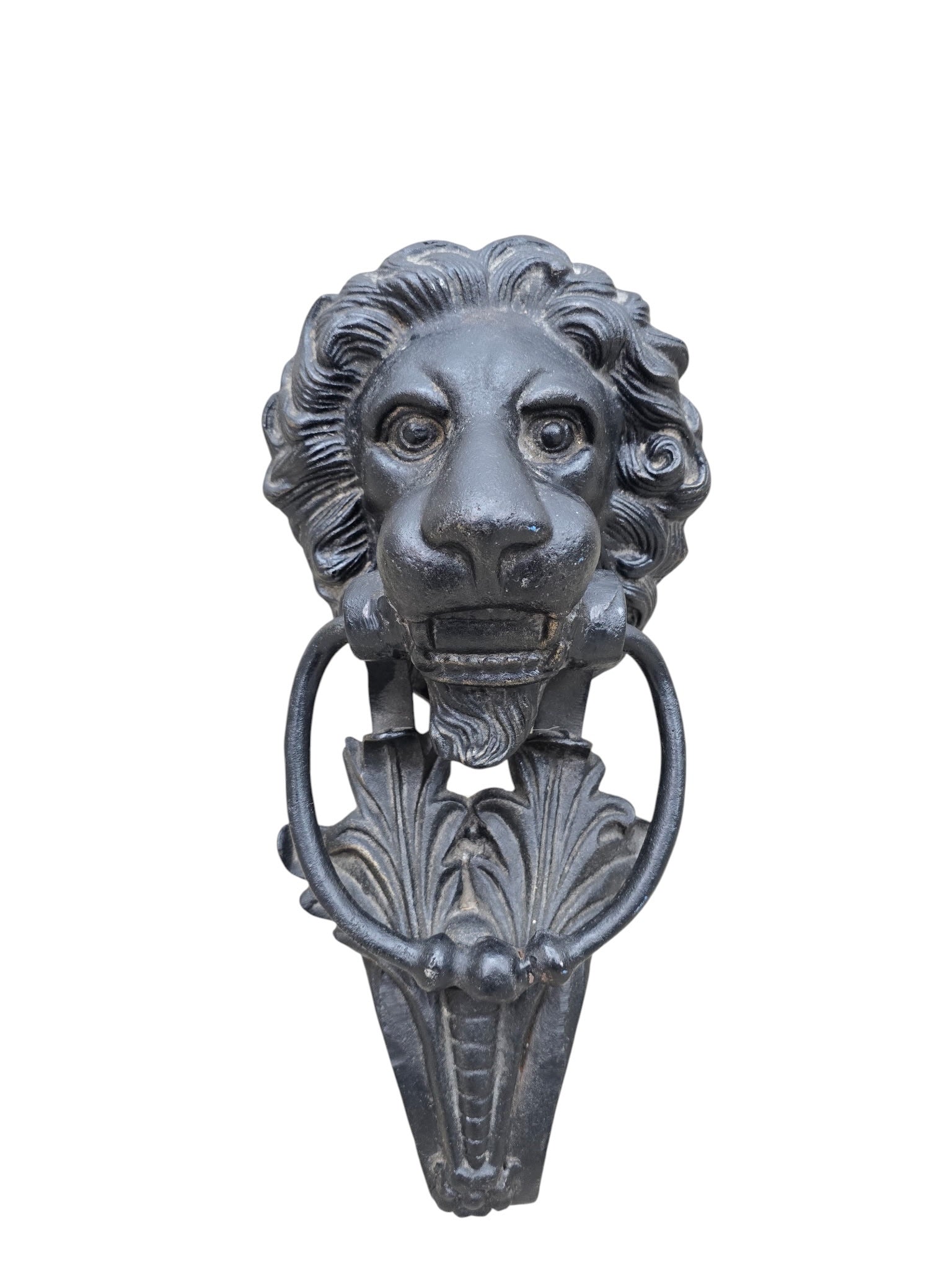 Traditional Lion Head Door Knocker in Cast Iron