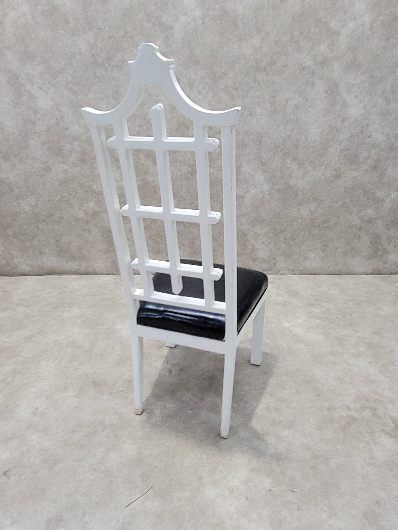 Vintage Hollywood Regency Chinese Pagoda Style White Lacquered with Leather Seat Chippendale Side Chair