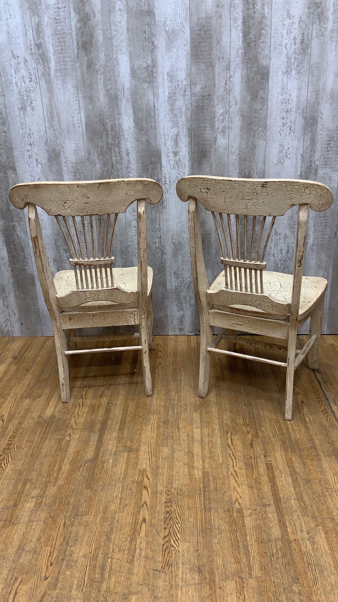 Vintage Farmhouse Style Distressed Dining Chairs - Set of 5