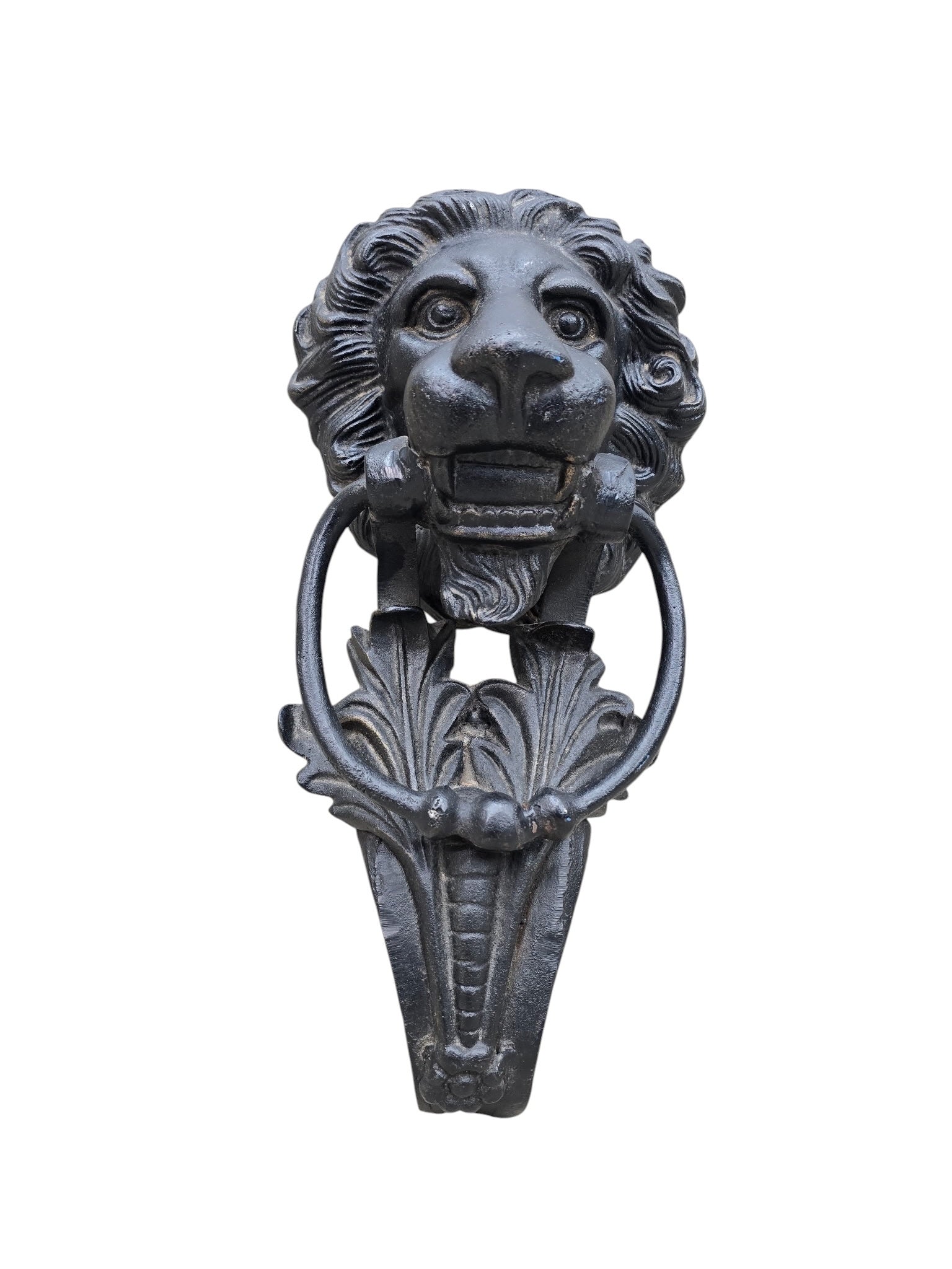 Traditional Lion Head Door Knocker in Cast Iron