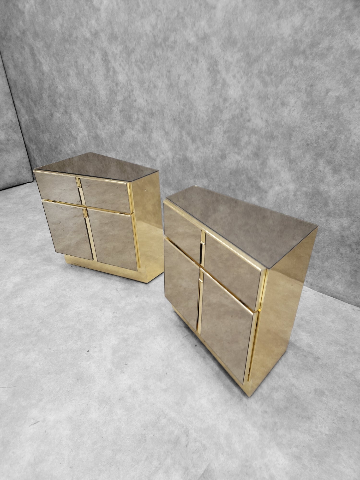 Mid Century Modern Bronze Mirrored and Brass Finish Bedroom Set