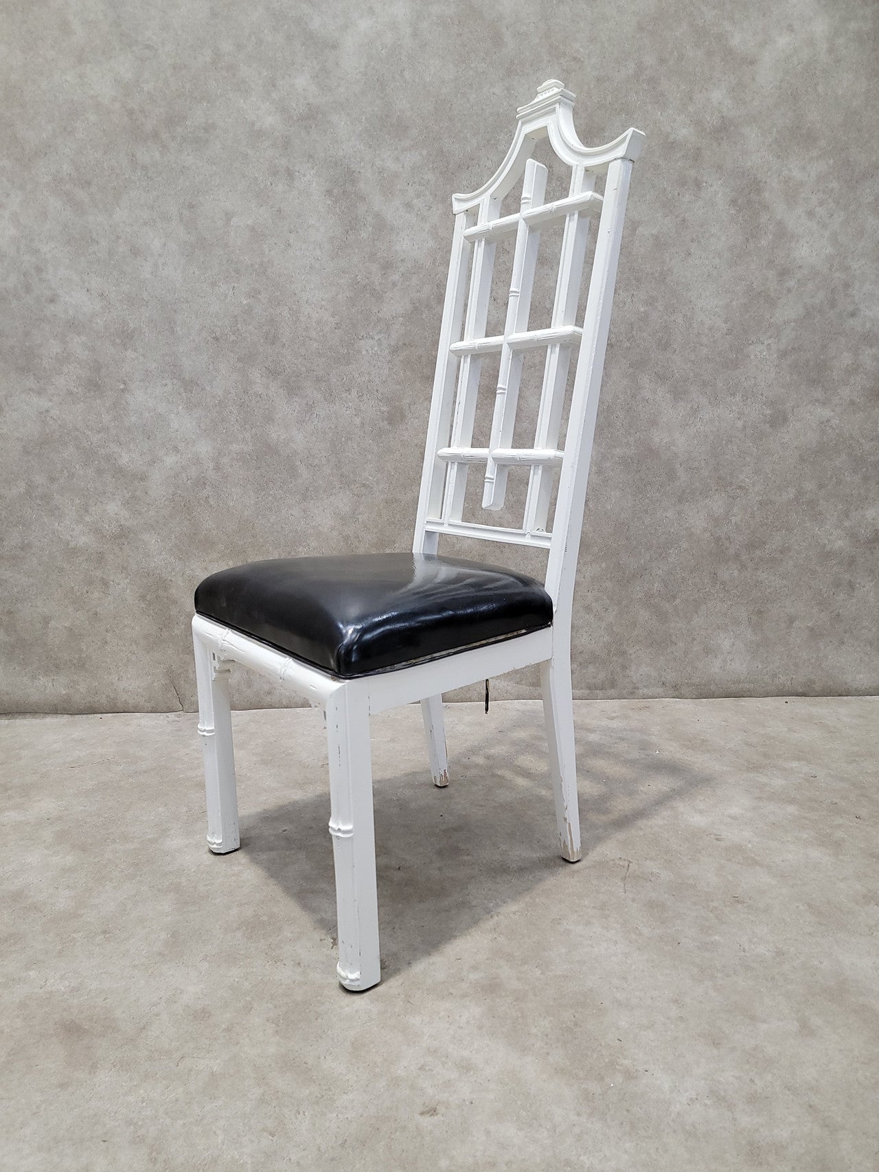 Vintage Hollywood Regency Chinese Pagoda Style White Lacquered with Leather Seat Chippendale Side Chair