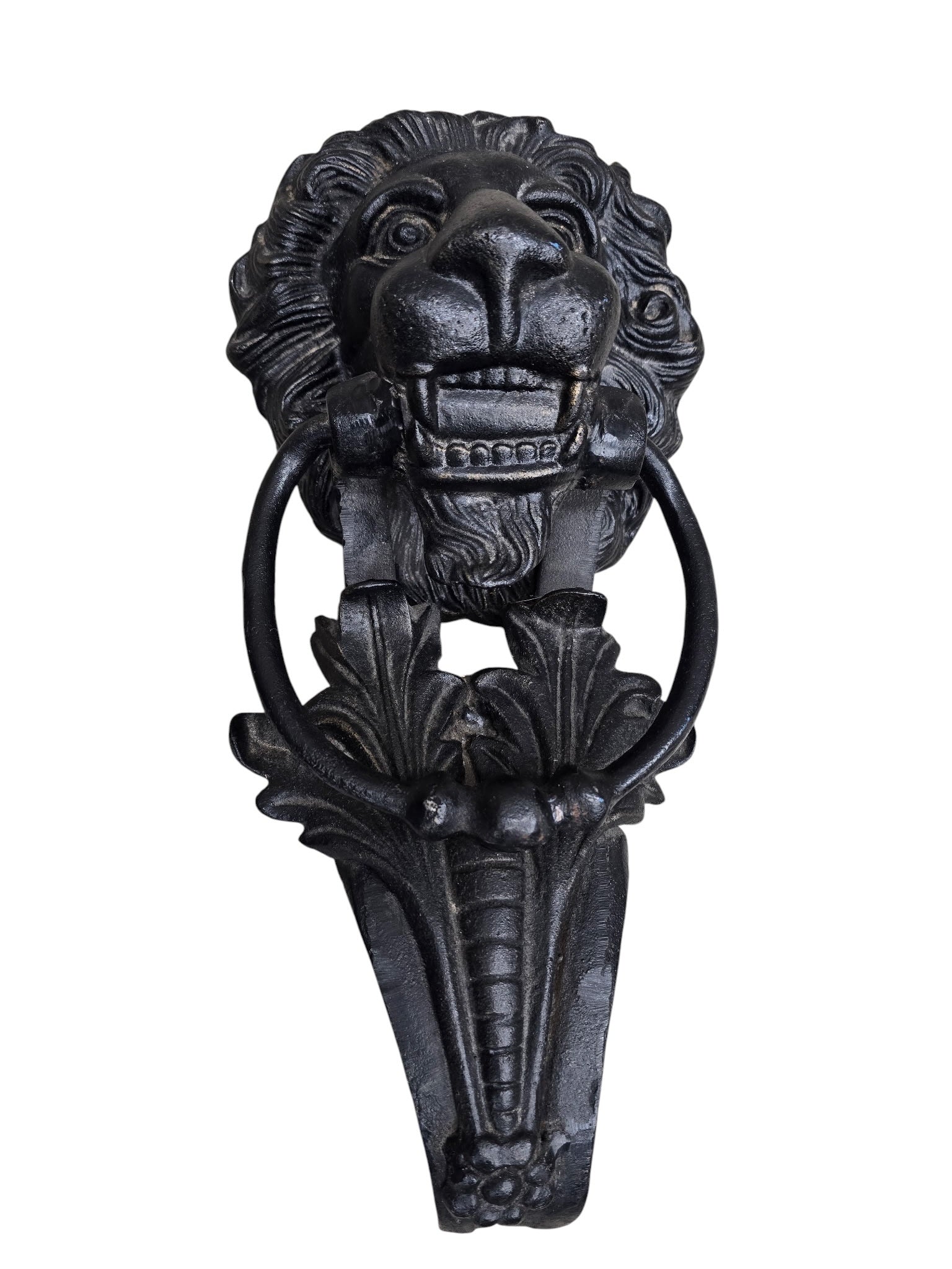 Traditional Lion Head Door Knocker in Cast Iron