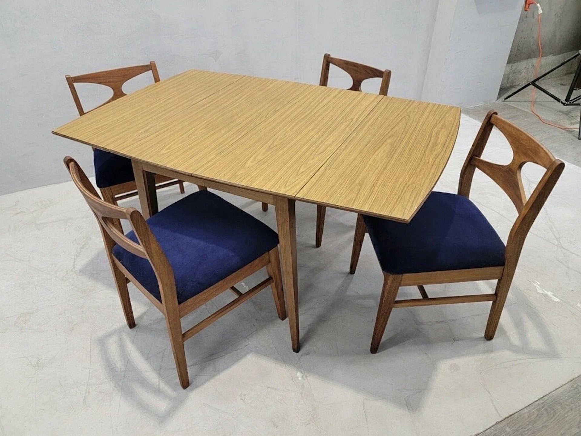 Mid Century Modern Walnut Drop Leaf Dining Table and 6 Chairs Newly Upholstered by Broyhill Brasilia - 10 Piece Set