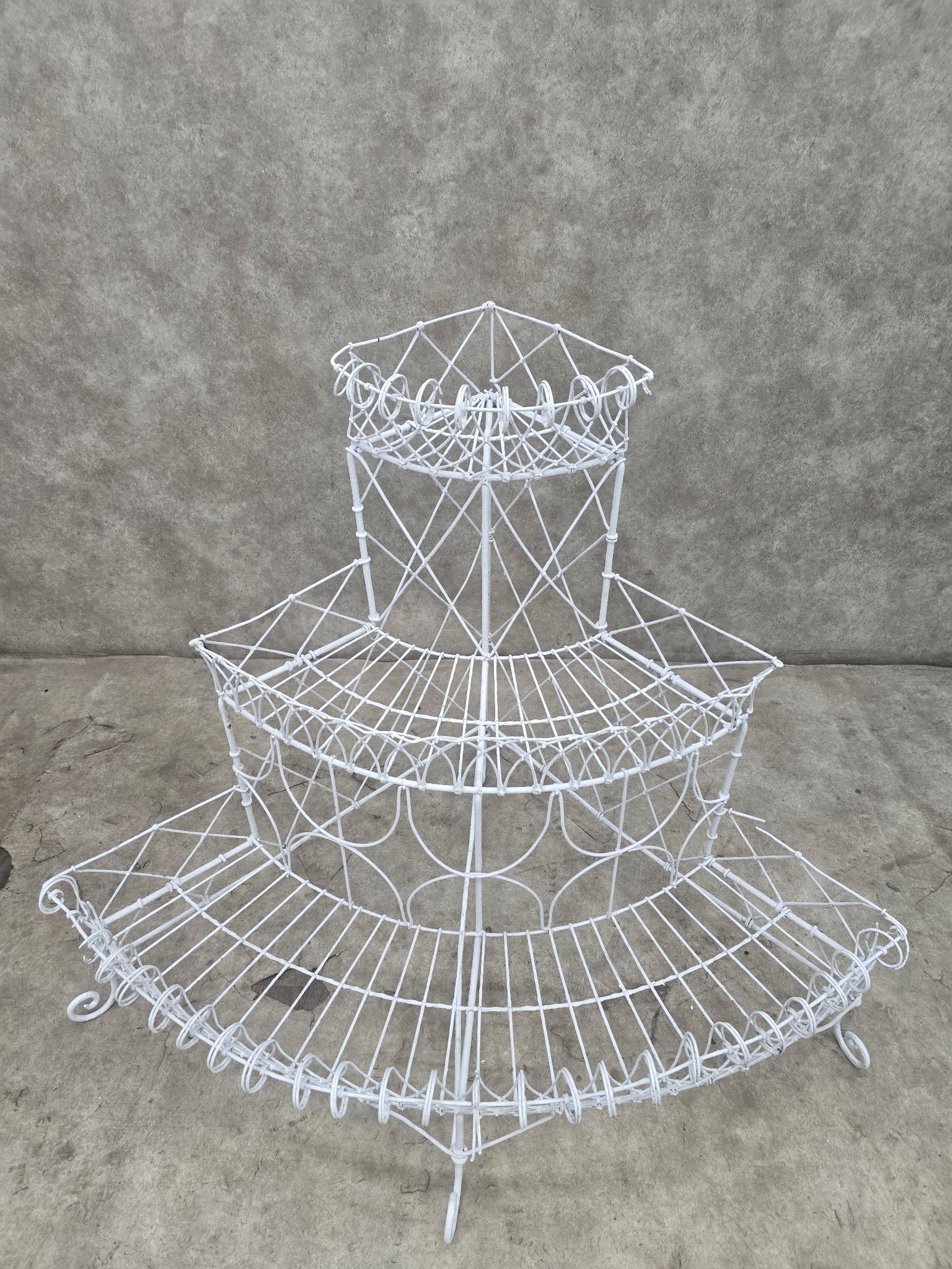 Vintage Victorian Style White Wire Garden Corner Shelf Display Stand