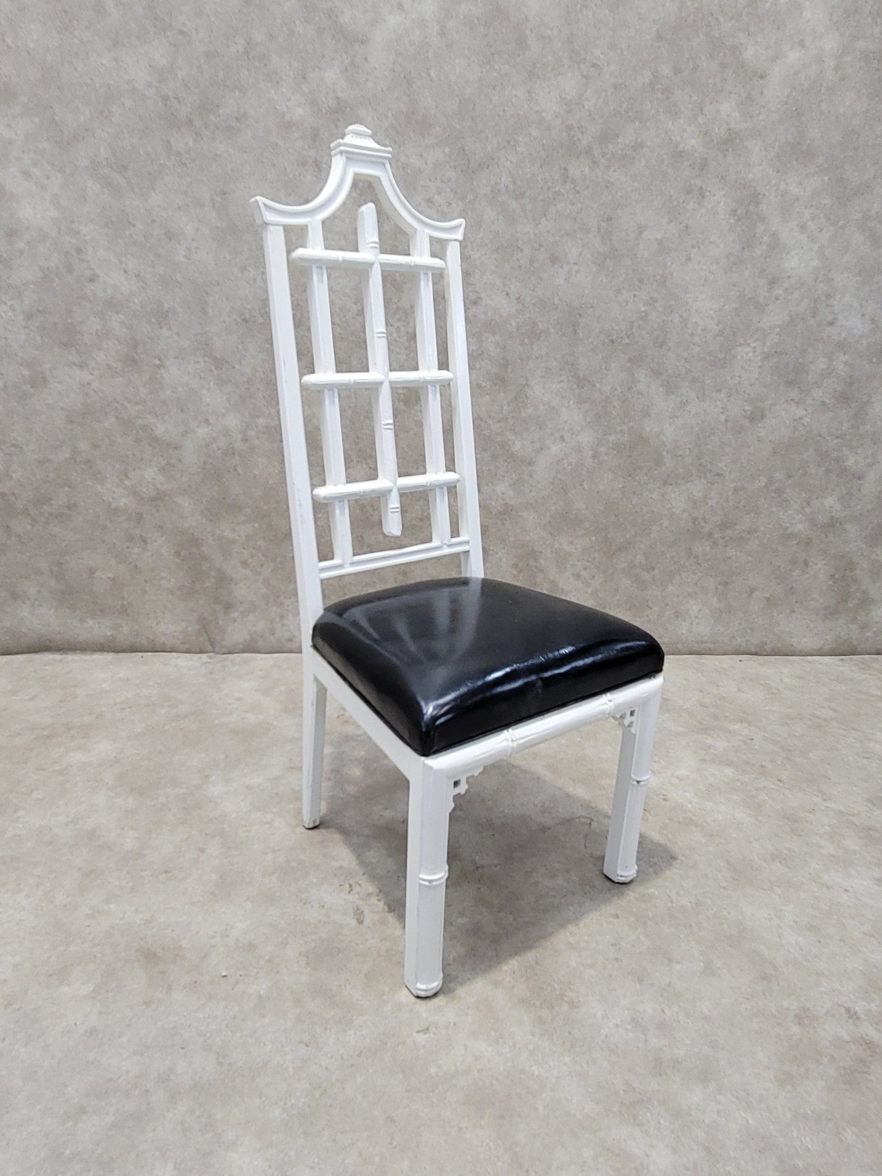 Vintage Hollywood Regency Chinese Pagoda Style White Lacquered with Leather Seat Chippendale Side Chair