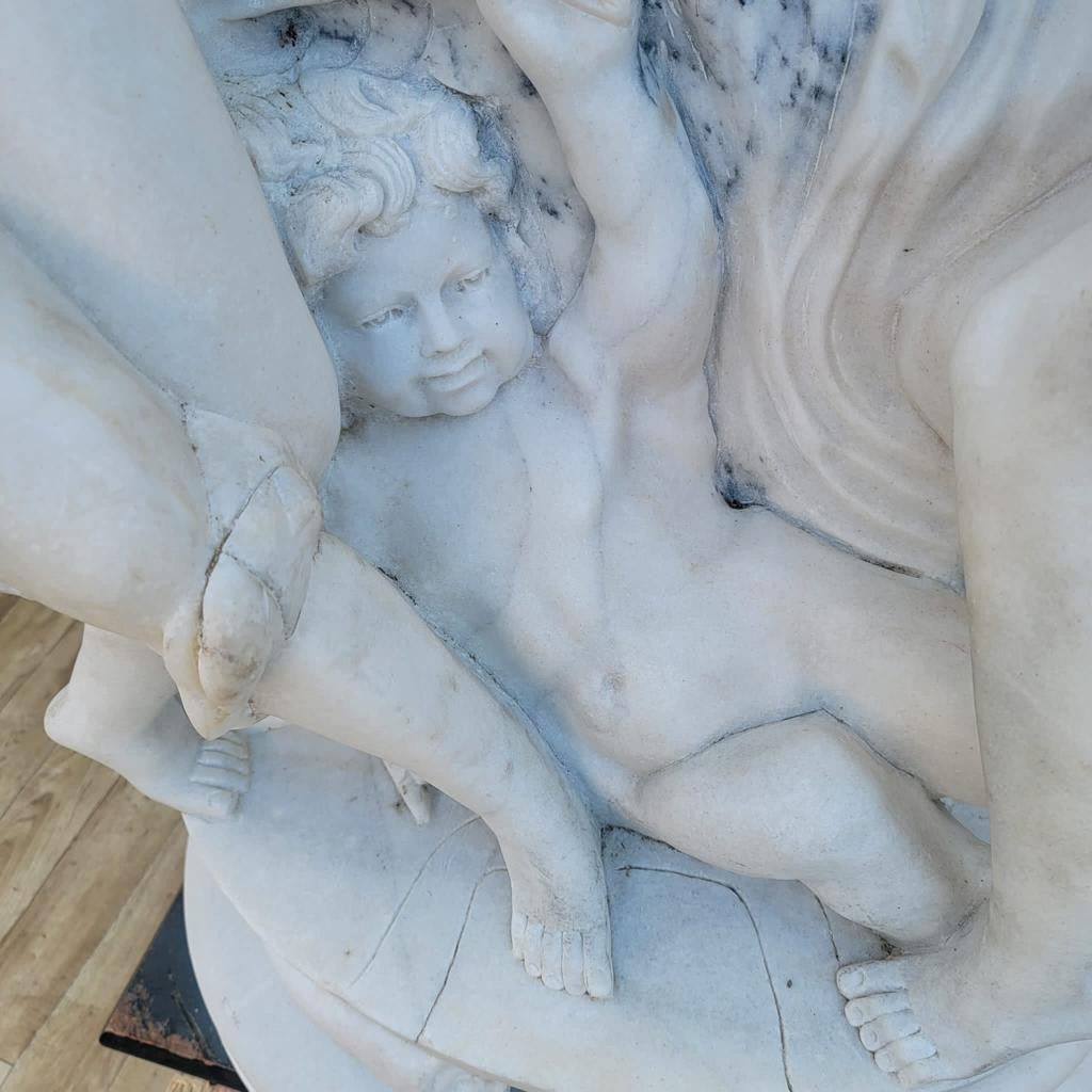 Antique Italian White Carrara Marble Sculpture After "Toilette De Vénus" After Louis-Simon Boizot