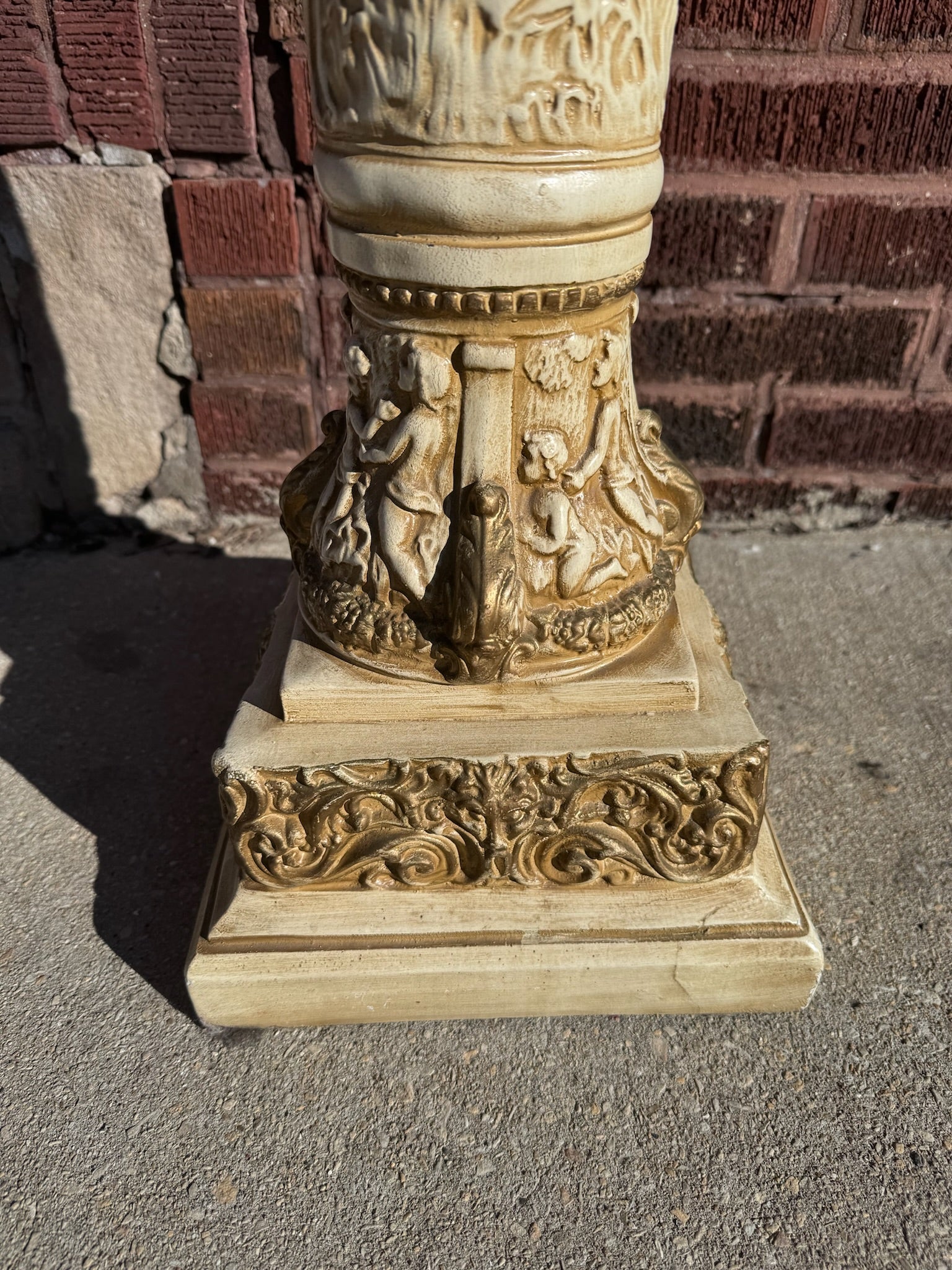 Vintage 20th Century Neoclassical Style Roman Column Stand/Pedestal