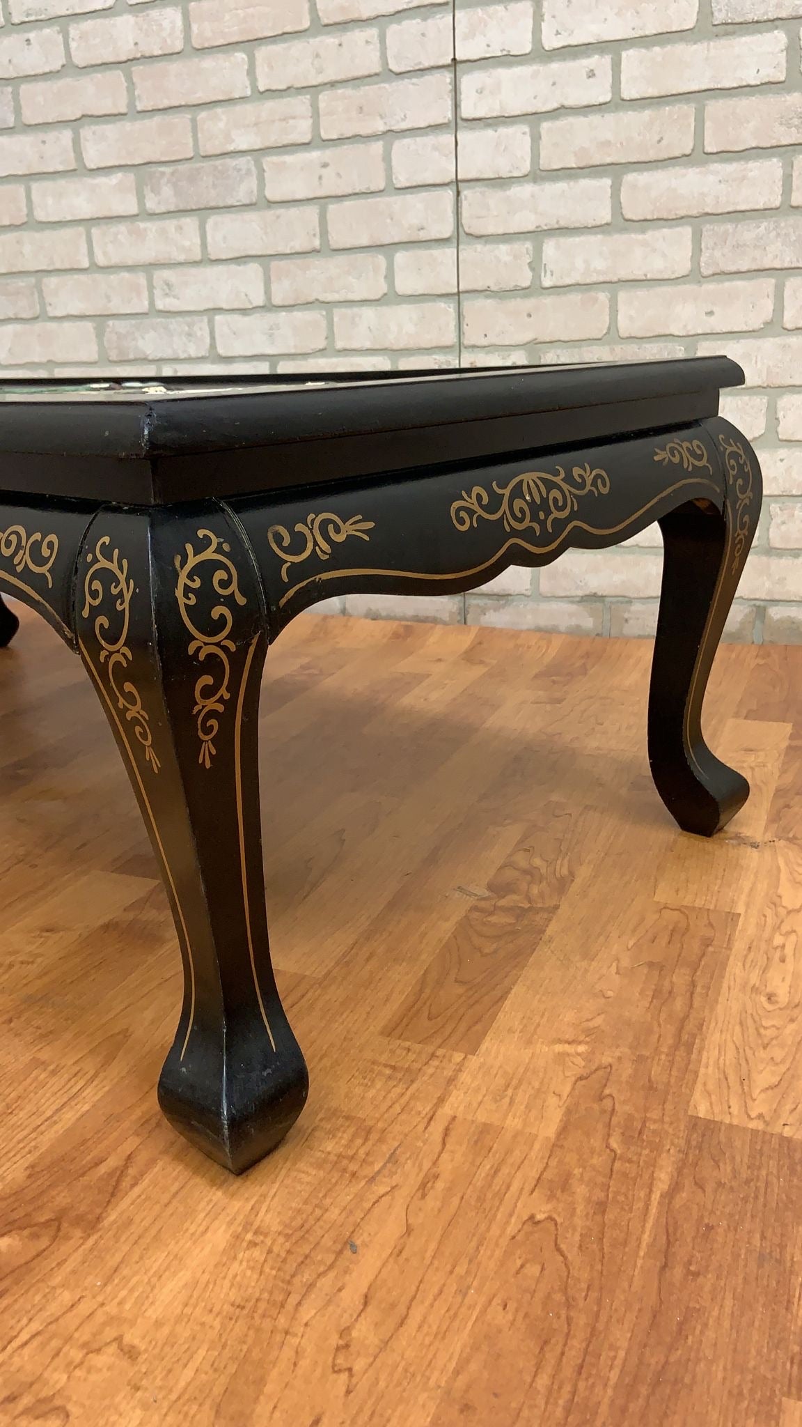 Vintage Mid Century Modern Black Lacquer Chinoiserie Coffee Table with Mother Of Pearl Inlays