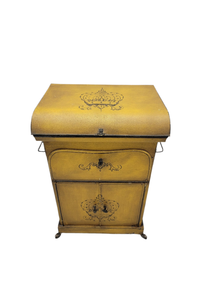 Antique Italian Yellow Metal Wash Stand