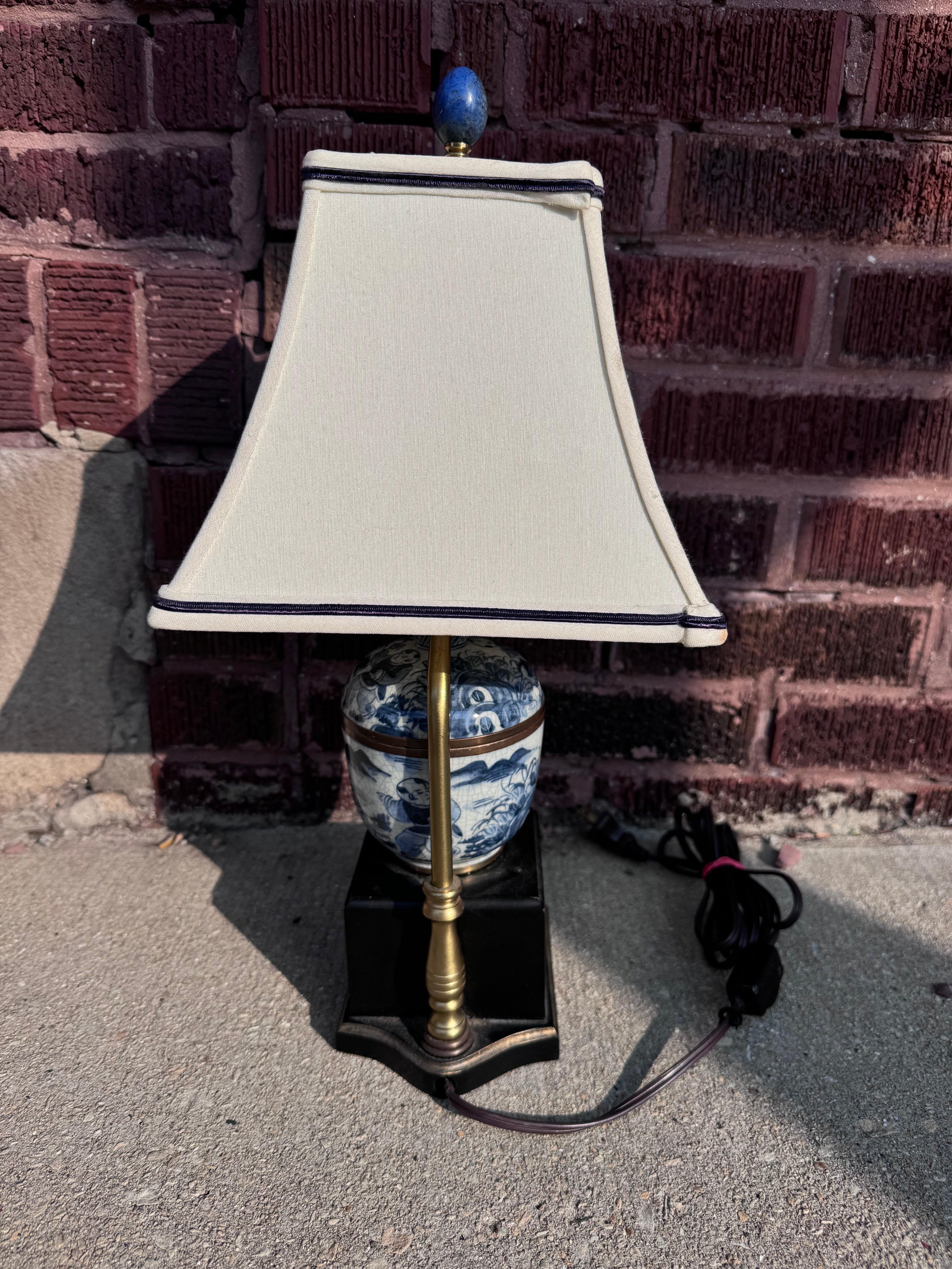 Antique Porcelain Blue and White Storage Bowl Table Lamp