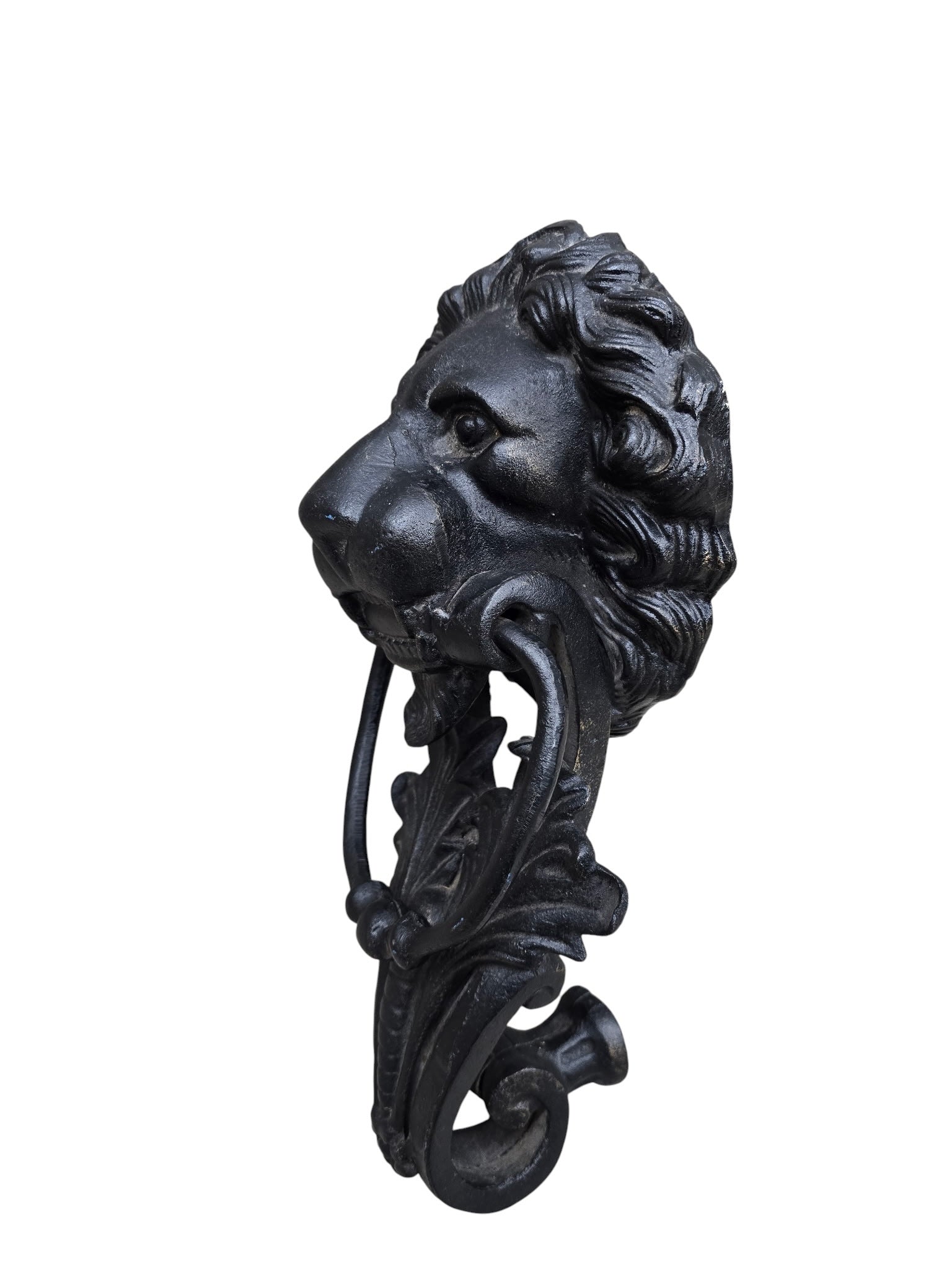 Traditional Lion Head Door Knocker in Cast Iron