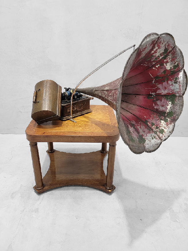 Antique Thomas Edison Phonograph / Gramophone with Horn Floral