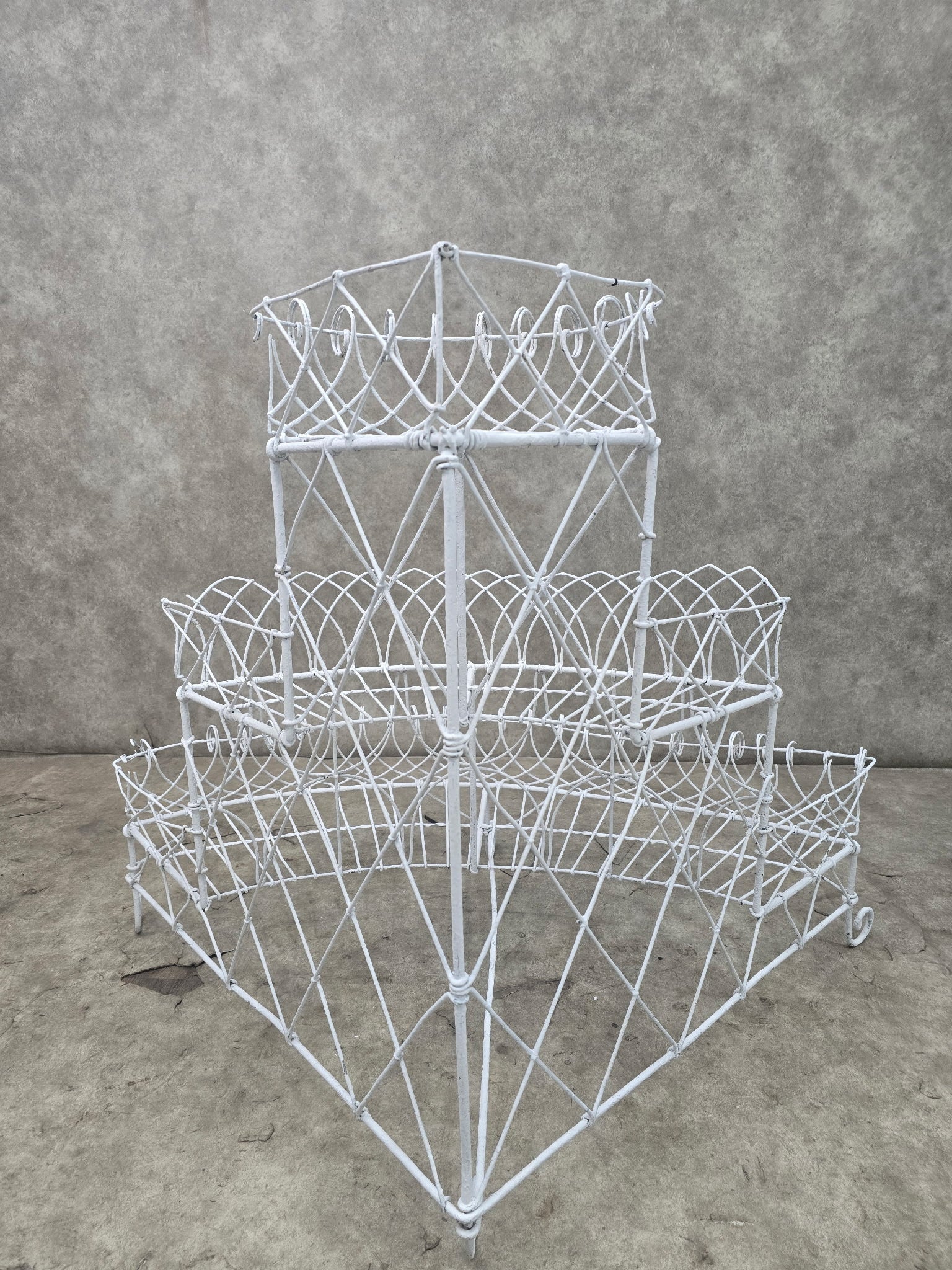 Vintage Victorian Style White Wire Garden Corner Shelf Display Stand