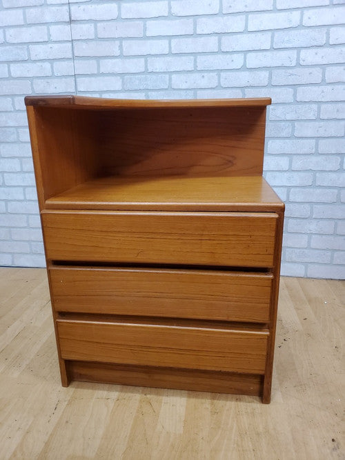 Mobican Classica Left Nightstand With Curved Top in Teak