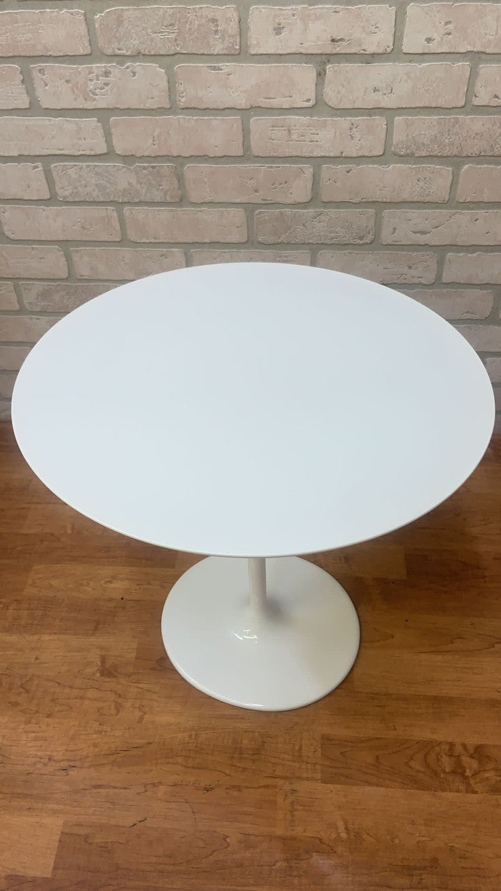 Post Modern Dizzie White Oval Base Side Table by Lievore Altherr Molina for Arper