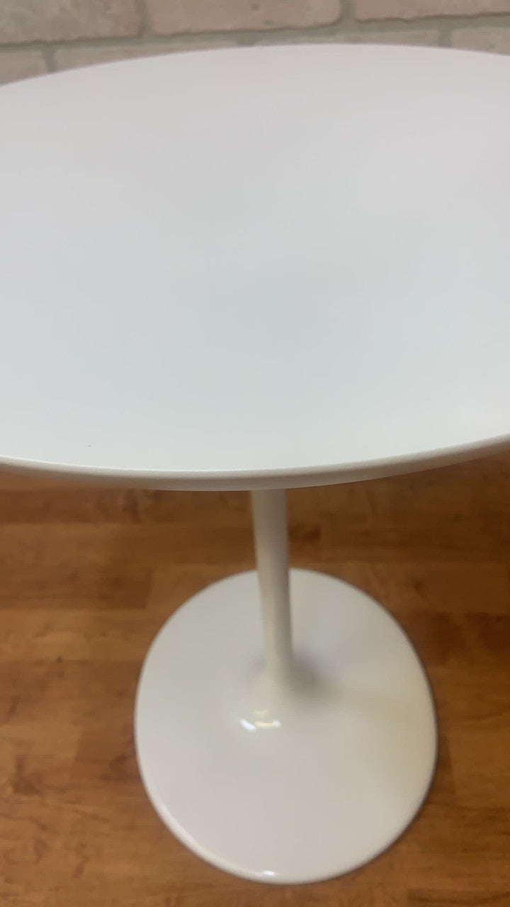 Post Modern Dizzie White Oval Base Side Table by Lievore Altherr Molina for Arper