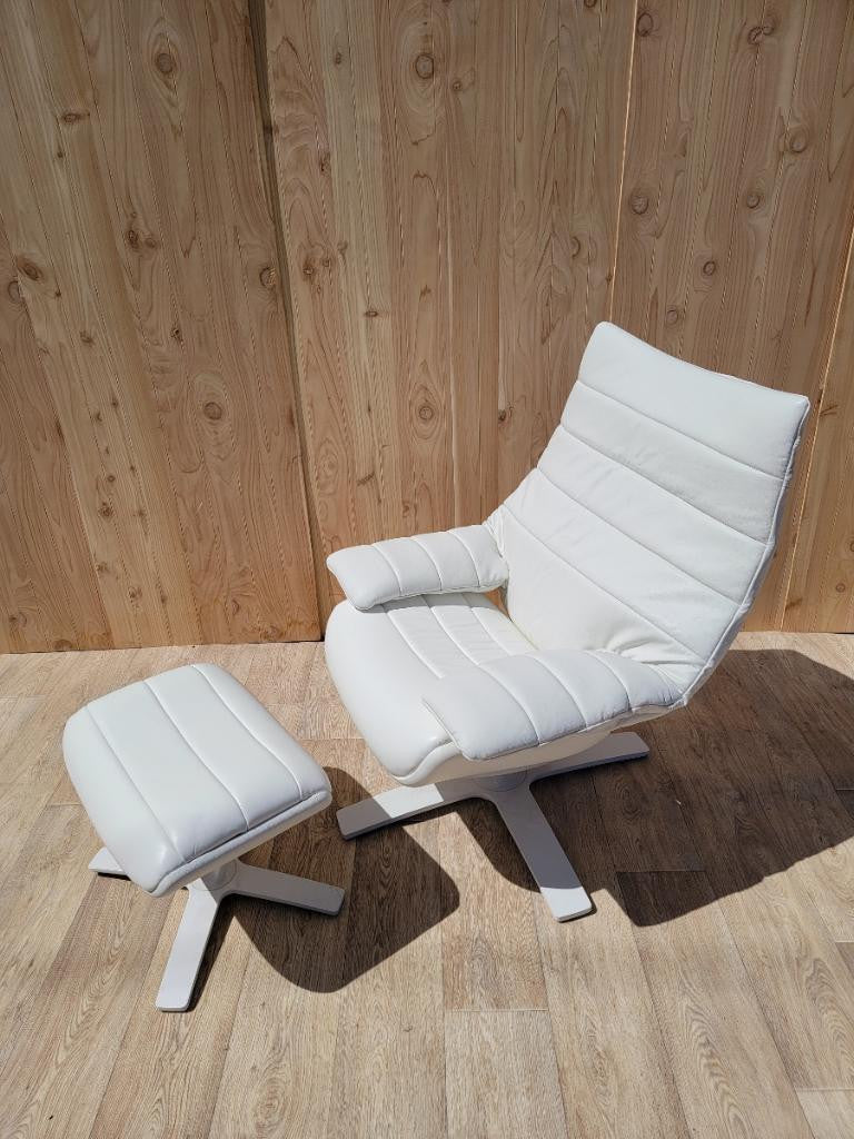 Modern Italian White Quilted Leather Re-vive Lounge Chair and Ottoman By Natuzzi Newly Upholstered - 2 Piece Set