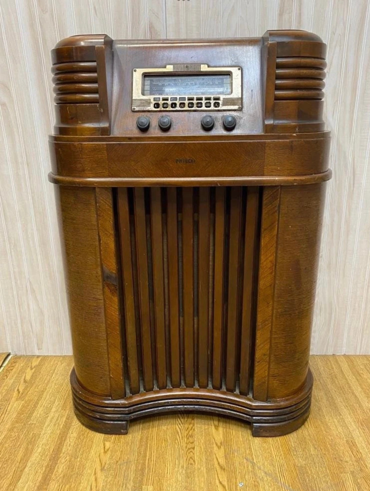 Antique Philco 40-180 Console Floor Radio