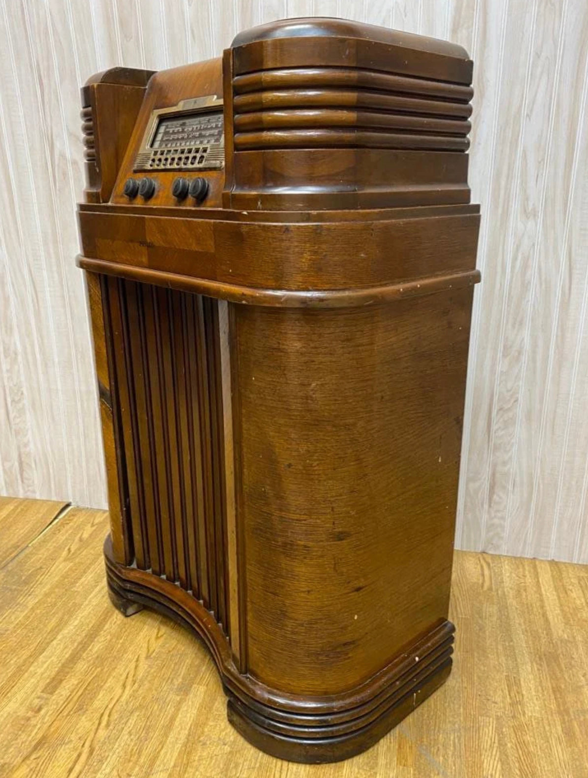 Antique Philco 40-180 Console Floor Radio