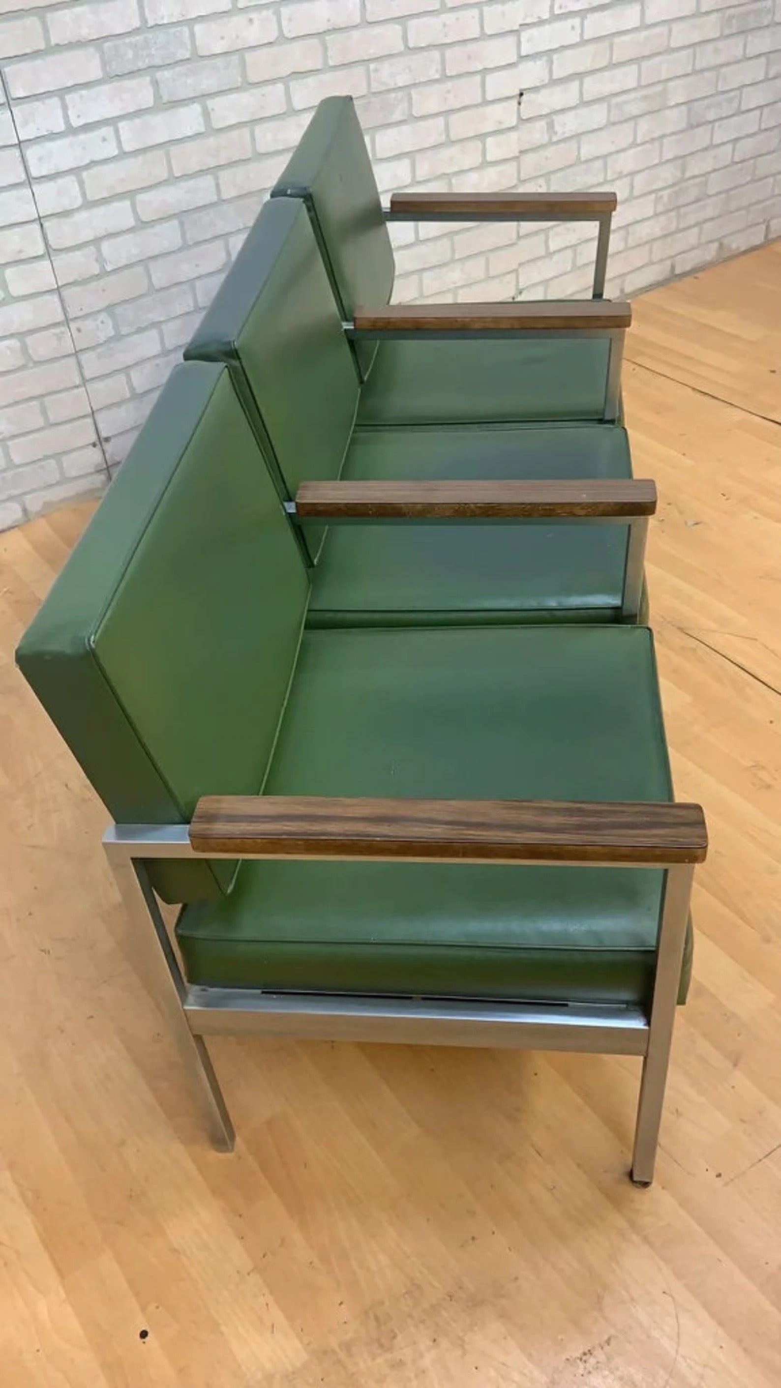 Mid Century Modern Knoll Style Bench in Green