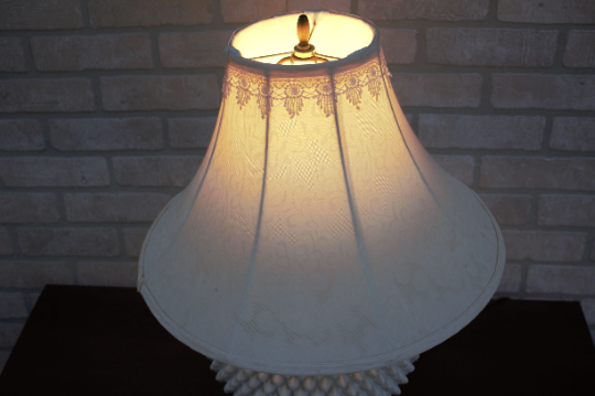 Vintage Hobnail White Table Lamp