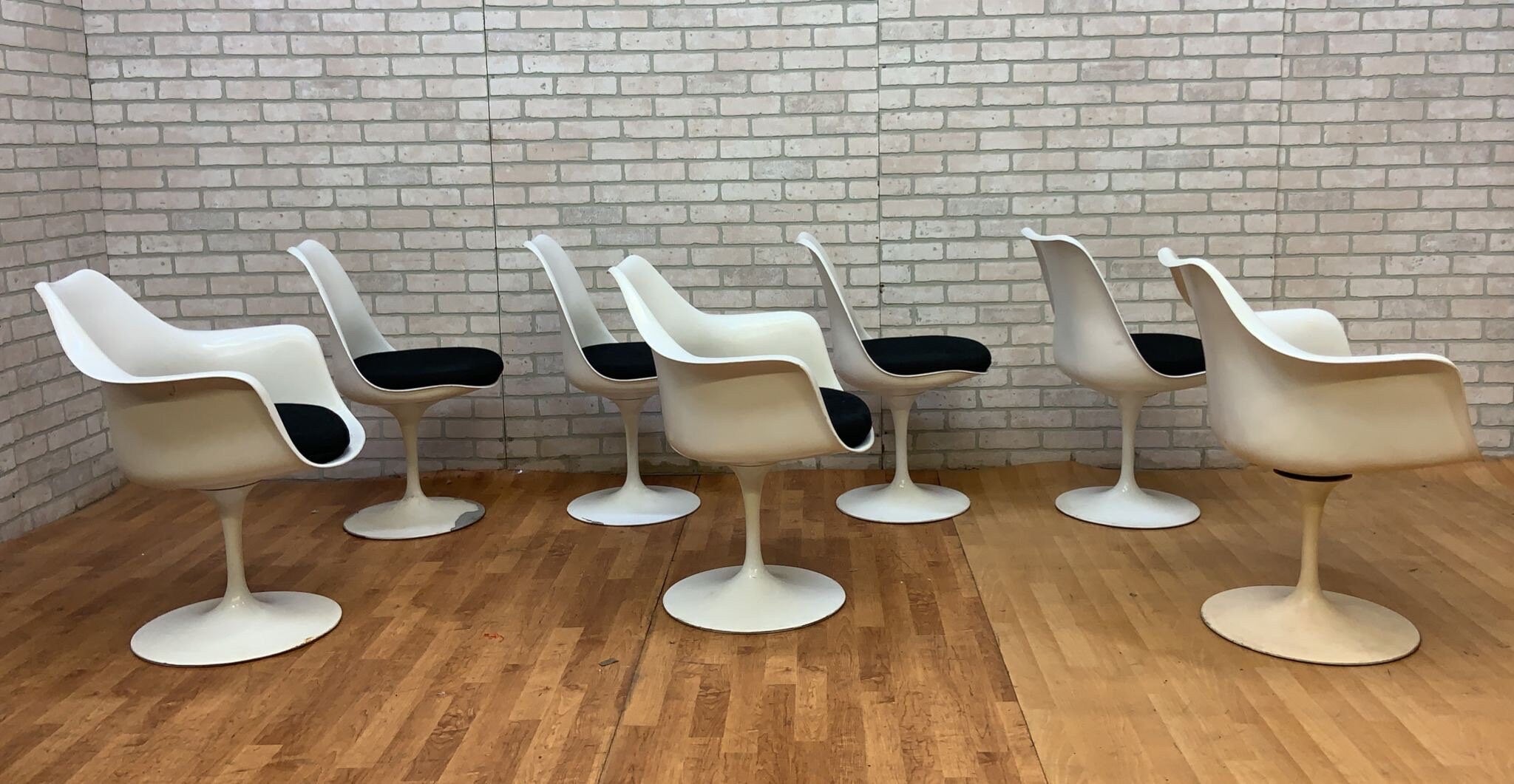 Vintage Tulip Swivel Chairs by Eero Saarinen for Knoll International - 3 Armchairs and 3 Slipper Chairs - Set of 6